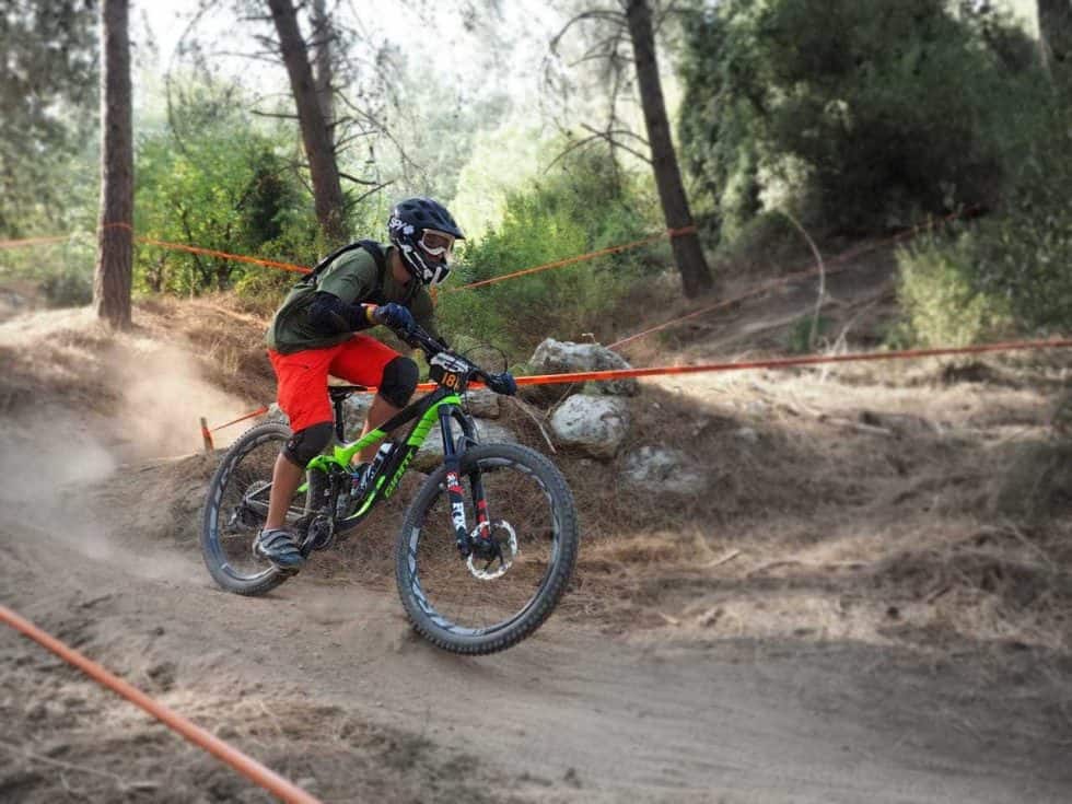 Giant Versus Trek Mountain Bikes Battle It Out! DIY Mountain Bike