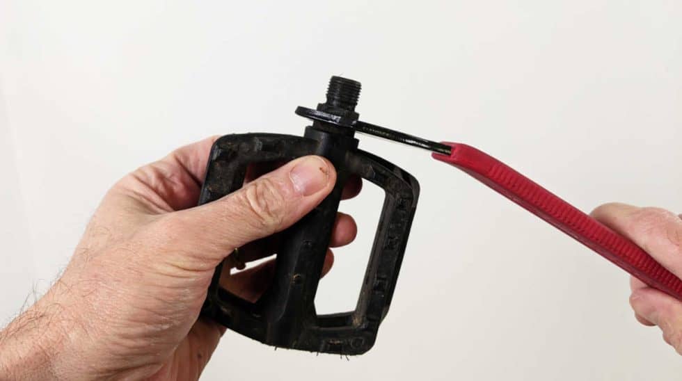 Do Bike Pedals Require A Pedal Wrench? DIY Mountain Bike