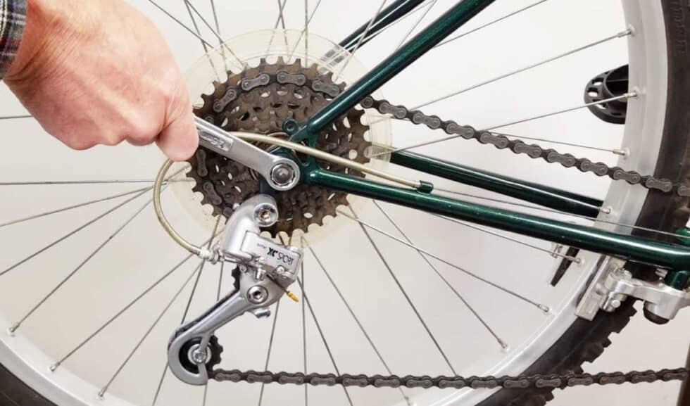 How To Tighten A Chain On A Bike | DIY Mountain Bike